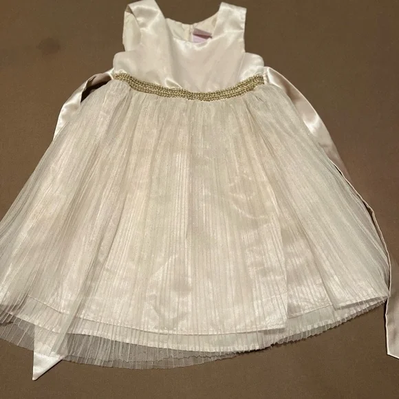 BCX Cream Dress with Elegant Design - Picture 2 of 7